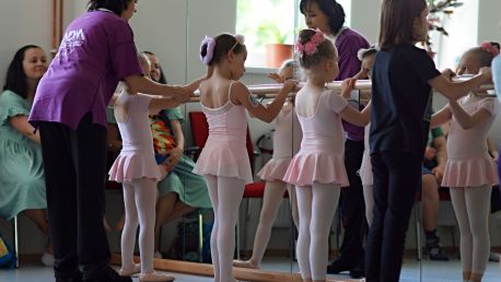 Ukázková hodina výuky baletu pro nejmenší děti