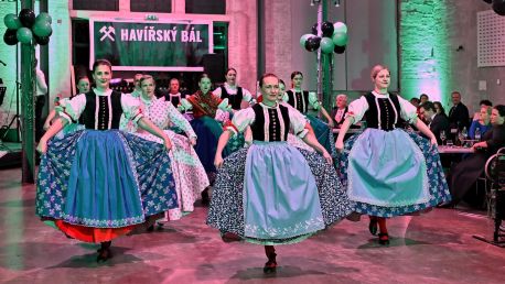 Vystoupení DFS Hlubinka na Havířském bále