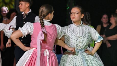 Vystoupení DFS Hlubinka na Havířském bále