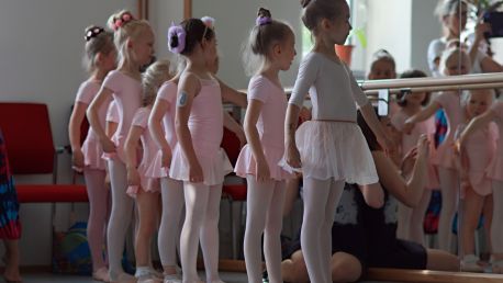 Ukázková hodina výuky baletu pro nejmenší děti