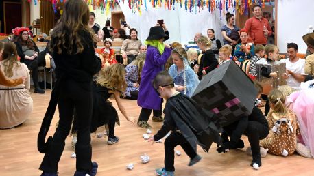 Letošní karneval byl plný barev