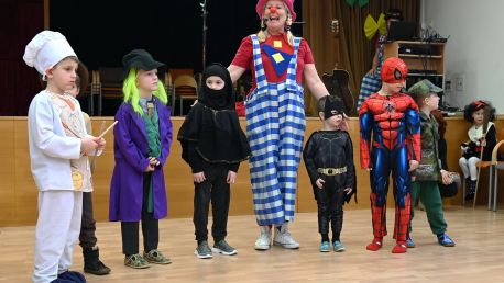 Letošní karneval byl plný barev