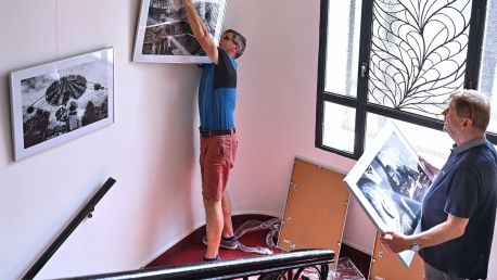 Výstava fotografií Josefa Vrážela ve školní Galerii Camera