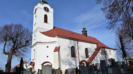 Kostel Nanebevzetí Panny Marie ve Slatině u Bílovce zaplnila hudba a zpěv