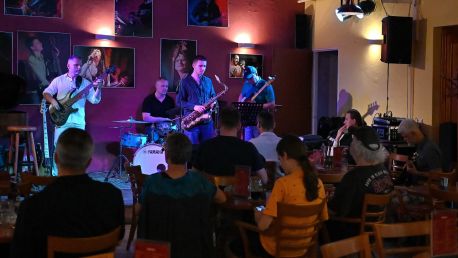 Jazz v Café Evžen