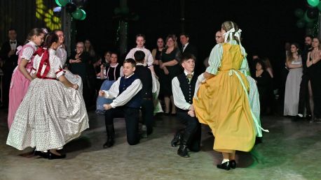 Vystoupení DFS Hlubinka na Havířském bále