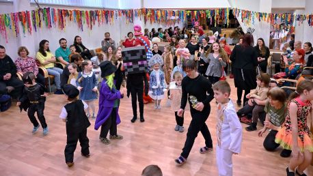 Letošní karneval byl plný barev
