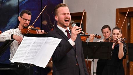 Předvánoční koncert posluchačů hudebního oboru LK