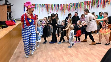 Letošní karneval byl plný barev