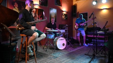 Jazz v Café Evžen