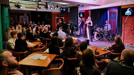 Absolventský koncert Lucie Sečkařové v Klubu Parník