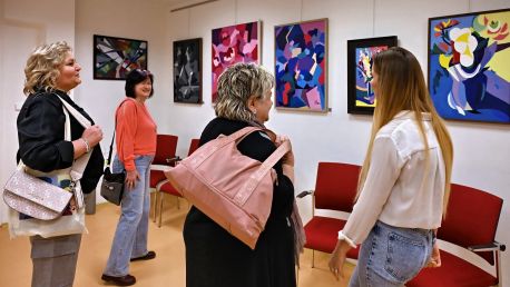 Obrazová galerie v MCUT Skořápka představuje díla M-M-M