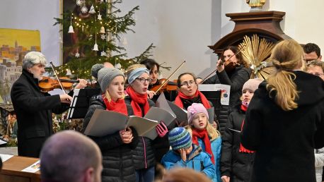 Kostel Nanebevzetí Panny Marie ve Slatině u Bílovce zaplnila hudba a zpěv