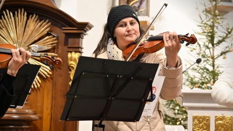 Kostel Nanebevzetí Panny Marie ve Slatině u Bílovce zaplnila hudba a zpěv