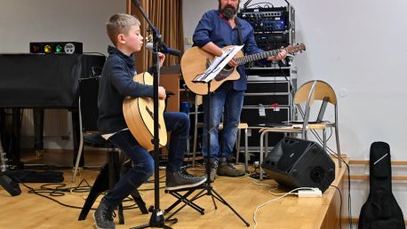 Koncert kytaristů a zasloužený velký potlesk