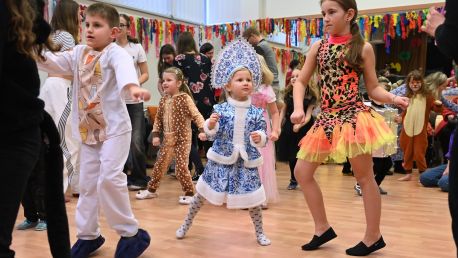 Letošní karneval byl plný barev