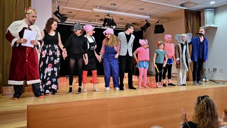 O třech prasátkách. Závěrečné vystoupení dětského Hudebního divadla