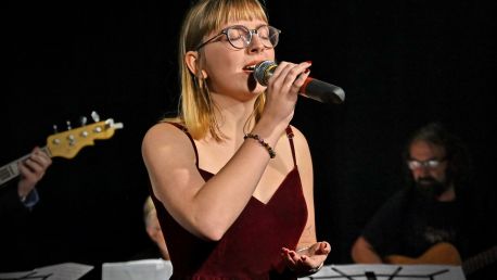 Rosteme dál. Nový divadelní sál byl slavnostně uveden do provozu