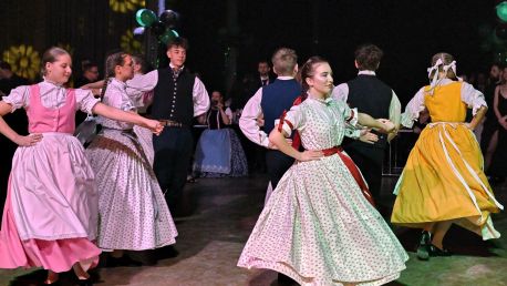 Vystoupení DFS Hlubinka na Havířském bále
