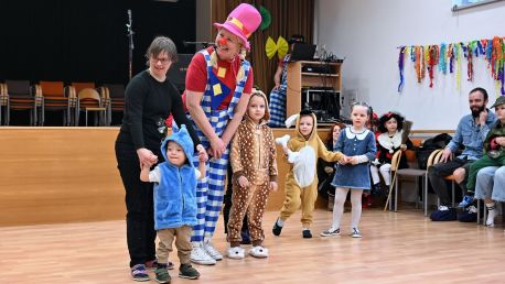 Letošní karneval byl plný barev