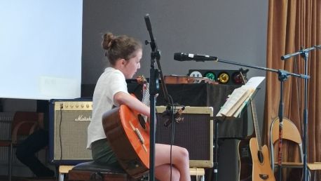 Multižánrový koncert