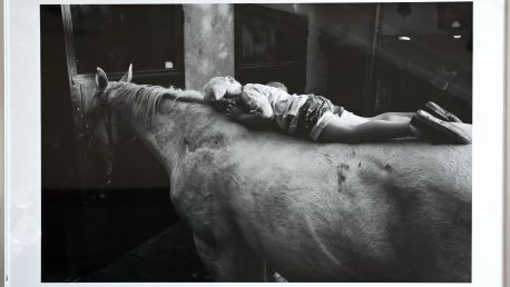 Výstava fotografií Josefa Vrážela ve školní Galerii Camera