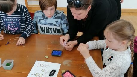 Ostravská muzejní noc 2022 na Lidové konzervatoři - šperkařský workshop
