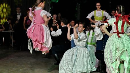 Vystoupení DFS Hlubinka na Havířském bále