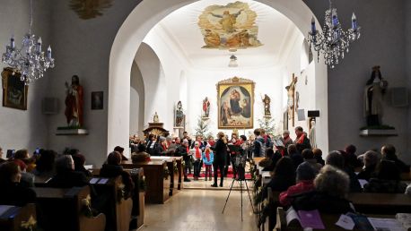 Kostel Nanebevzetí Panny Marie ve Slatině u Bílovce zaplnila hudba a zpěv