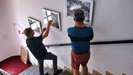 Výstava fotografií Josefa Vrážela ve školní Galerii Camera
