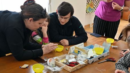 Ostravská muzejní noc 2022 na Lidové konzervatoři - šperkařský workshop